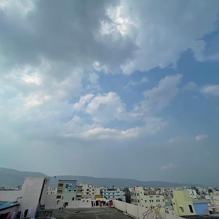 Lsr Service Apartments Tirupati Dış mekan fotoğraf