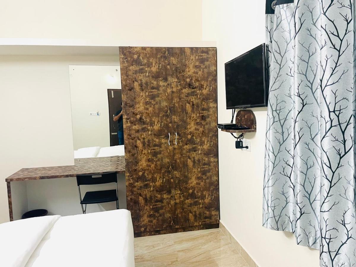 Lsr Service Apartments Tirupati Dış mekan fotoğraf