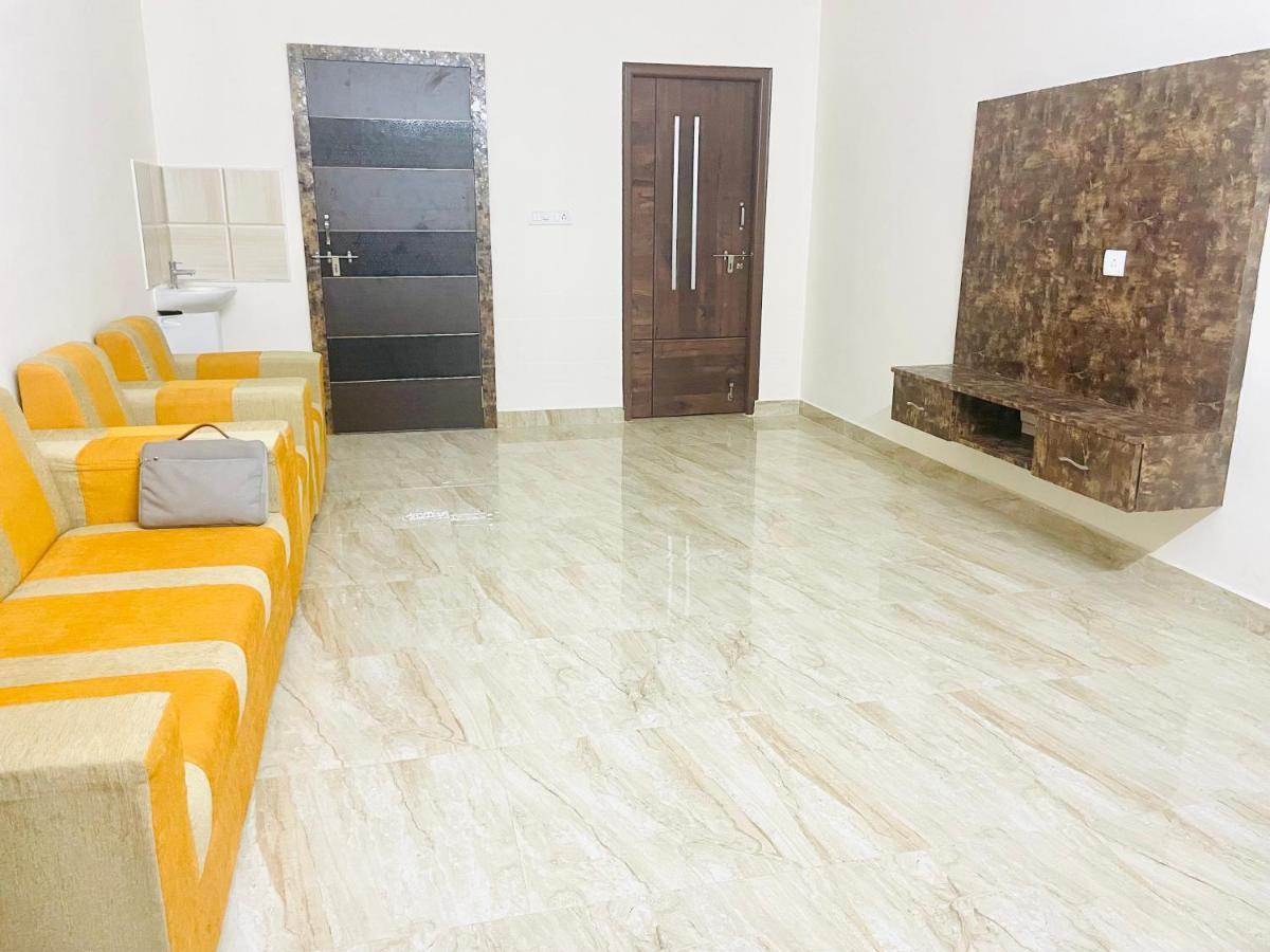 Lsr Service Apartments Tirupati Dış mekan fotoğraf