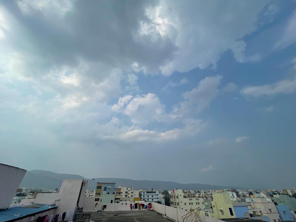 Lsr Service Apartments Tirupati Dış mekan fotoğraf