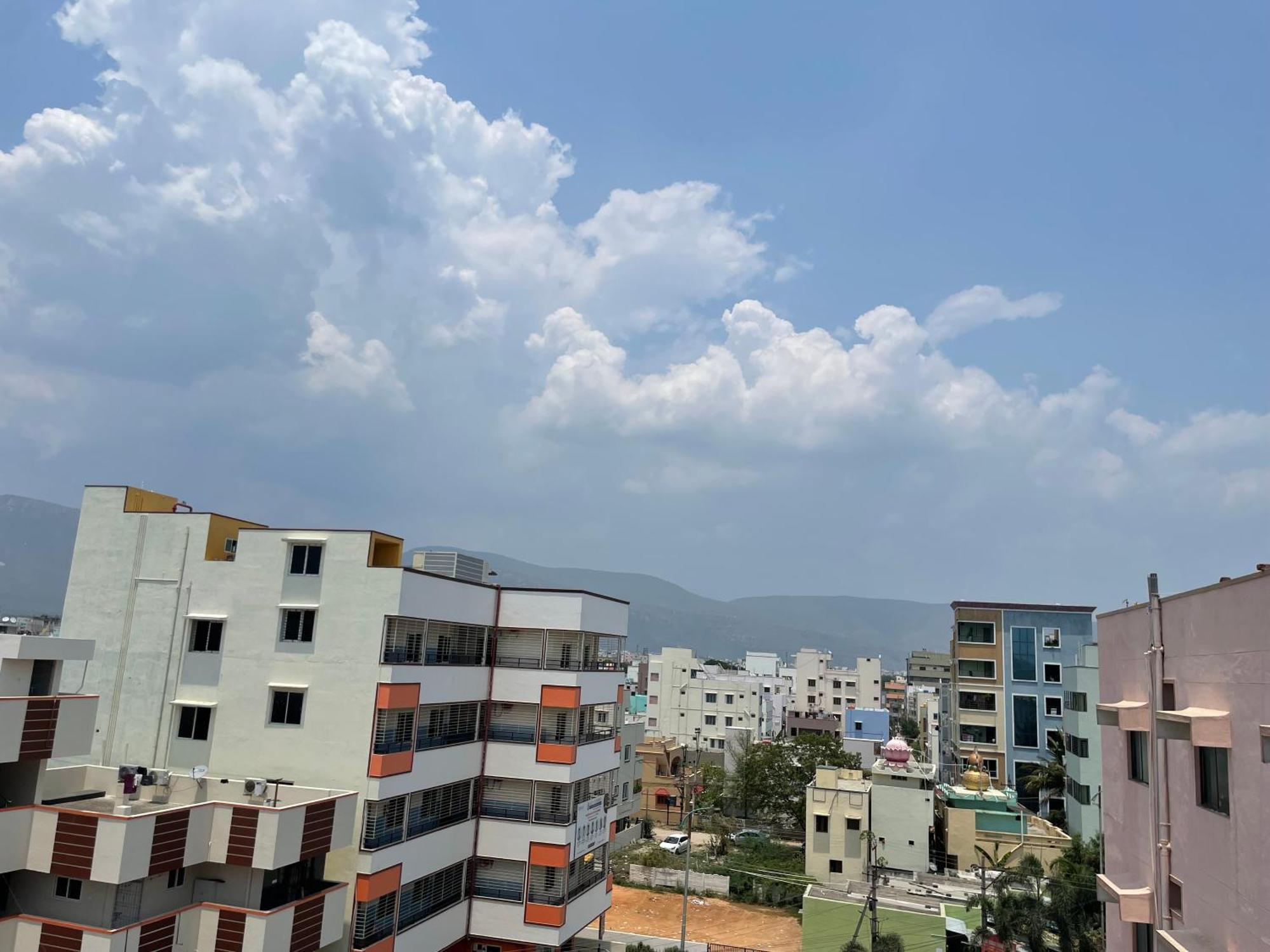 Lsr Service Apartments Tirupati Dış mekan fotoğraf